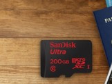 Có hay không thẻ nhớ microSD 200GB ?