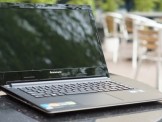 Lenovo ra laptop IdeaPad S400 mỏng, nhẹ, thời trang