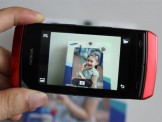 Mở hộp Nokia Asha 305 giá gần 1,9 triệu đồng ở Việt Nam