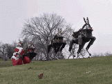 Robot thay thế Tuần lộc kéo xe cho Ông già Noel