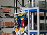 Nhật Bản gây kinh ngạc khi thành công chế tạo robot Gundam khổng lồ có thể bước đi