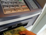 Cảnh báo nguy cơ ATM gắn chip trộm dữ liệu