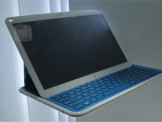 Samsung công bố laptop lai máy tính bảng chạy Windows 8